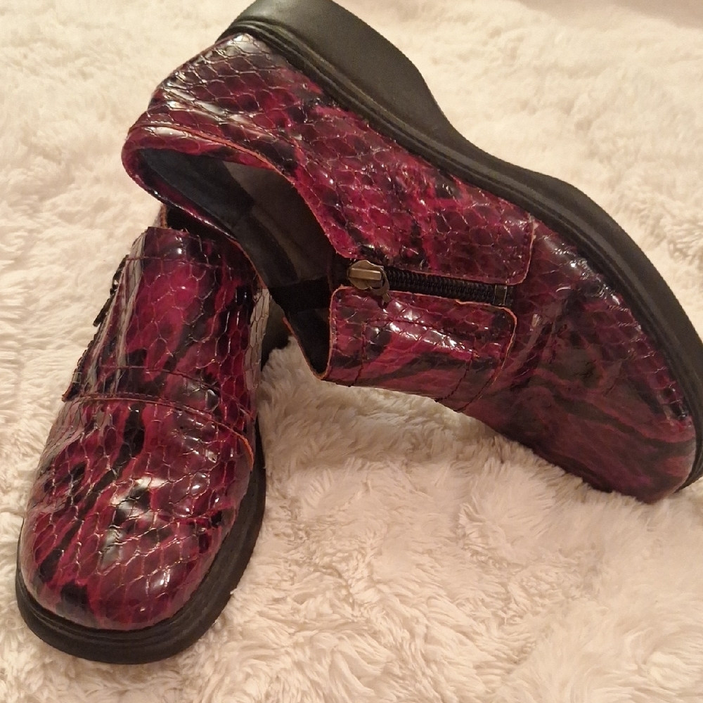 SALE Helle Romus Red Snake Print Women's Loafers Size 39 Made in Spain - Picture 3 of 9